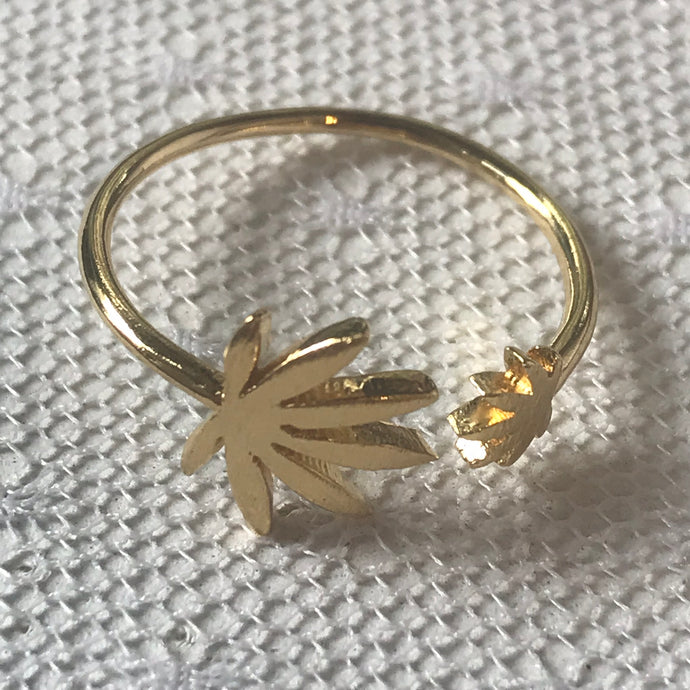 Marijuana Leaves Ring
